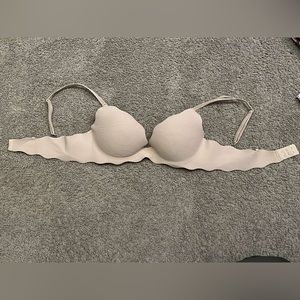 Women’s Victoria’s secret push-up bra